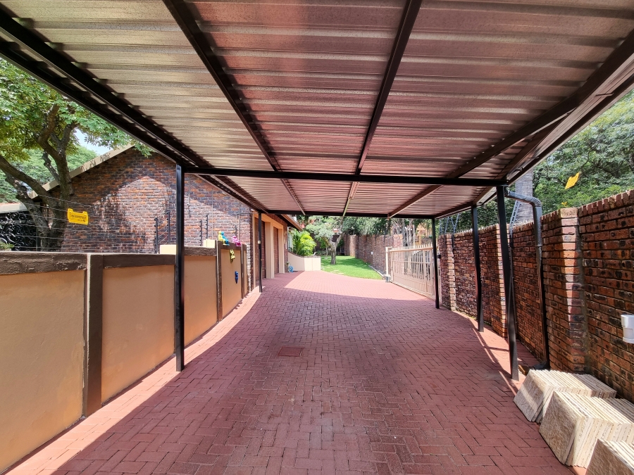 4 Bedroom Property for Sale in Safari Gardens North West